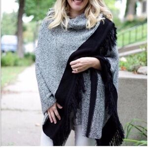 CAbi 3361 Pepper Cape Poncho Shawl Sweater With Fringe Black White One Size